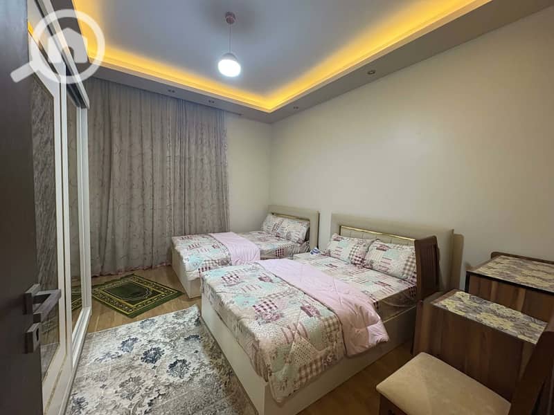 5 1fec4cb8-a7b9-48bd-bd9a-9e834b3a22cd. jpg