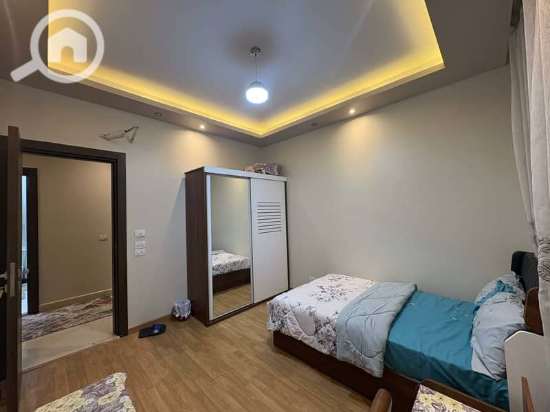 10 12ce39bf-c217-4262-bdb4-09d9c90d99e4. jpg