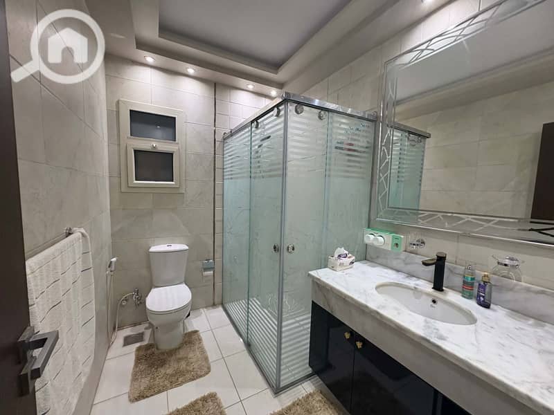 15 8910c692-d316-4db9-8cc7-9baf65d3e0a9. jpg