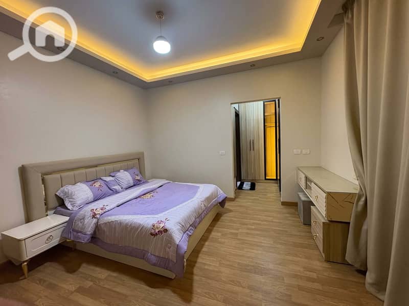 24 ee7675f1-7dd9-4e21-8c50-bd05552ccbb5. jpg