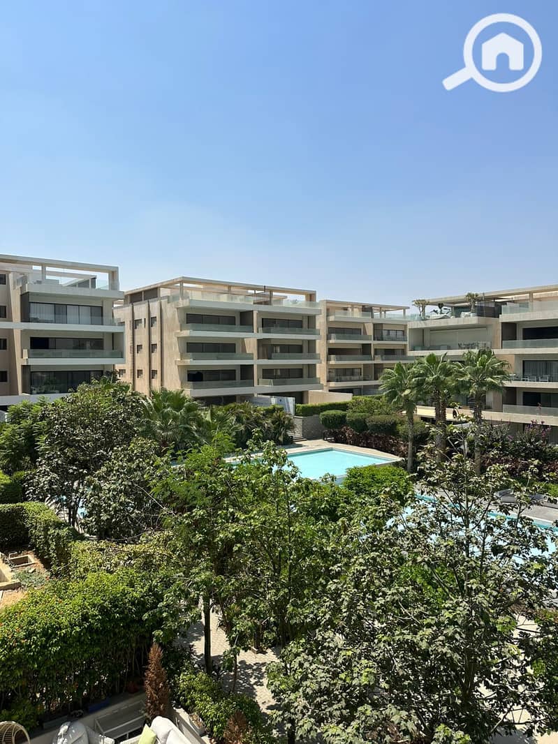 4 da26c4cc-85bc-4f8b-8826-8bebb6b43eb2. jpg