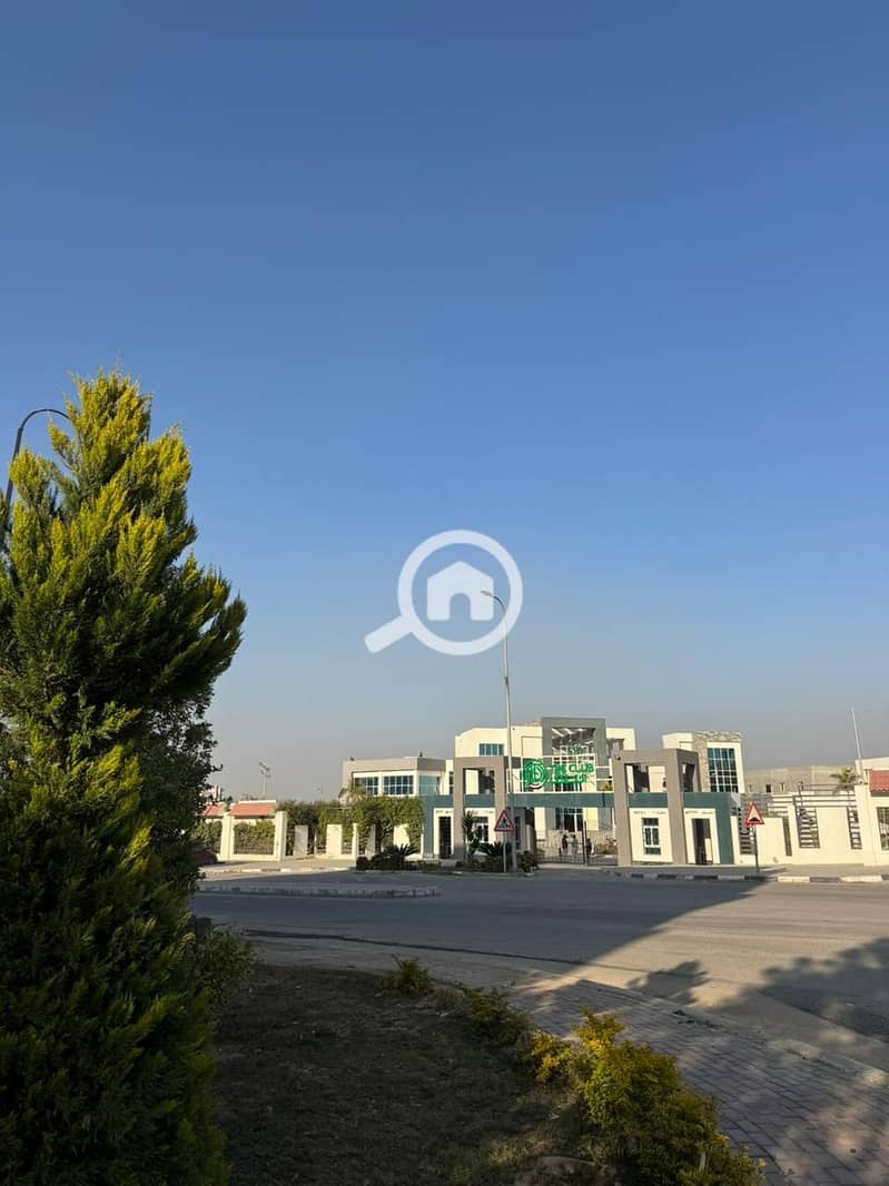 2 1c2d65e4-5d2a-43ef-8646-ec3c3c50ae8d. jpg