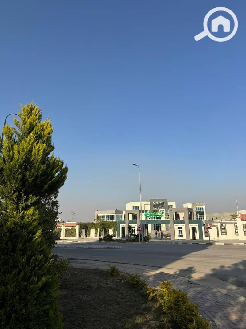 7 1c2d65e4-5d2a-43ef-8646-ec3c3c50ae8d. jpg