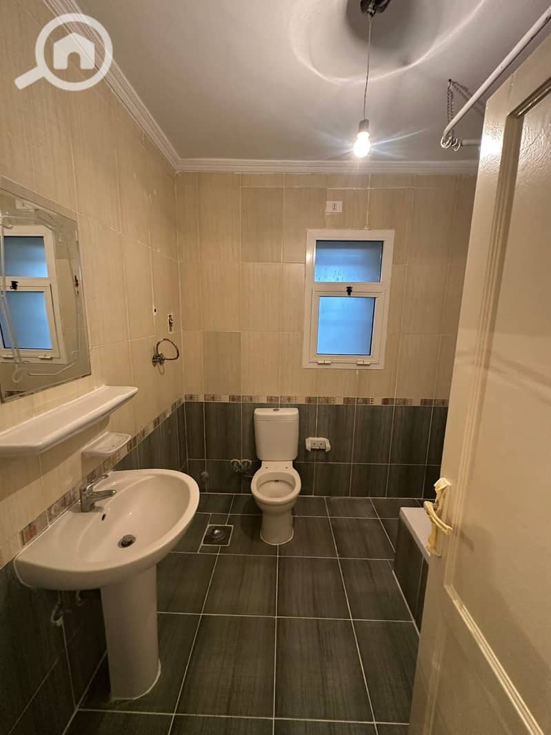 7 1aeaa72a-f629-4fed-b31e-fef83c760055. jpg