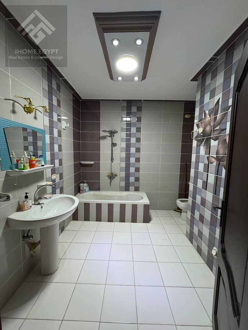 4 7ddb21ce-accf-49cf-be2b-faad6bbae42e. jpg