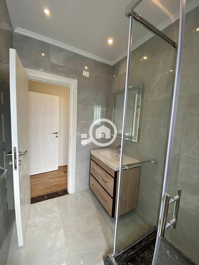 10 fcb9d12b-dee8-4658-829c-fb76c6a8ac16. jpeg