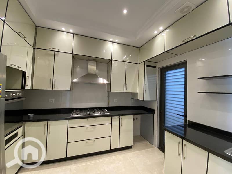 18 9ef3d9c8-6b50-4b3a-a016-2a2f79f1dab4. jpeg