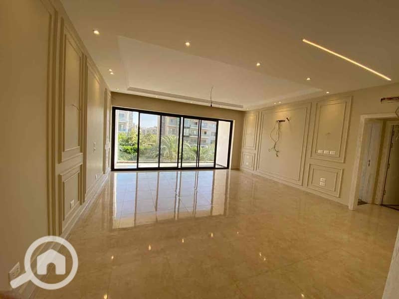 4 efa8a123-39e2-41e7-946c-c848a77dbd4d. jpg