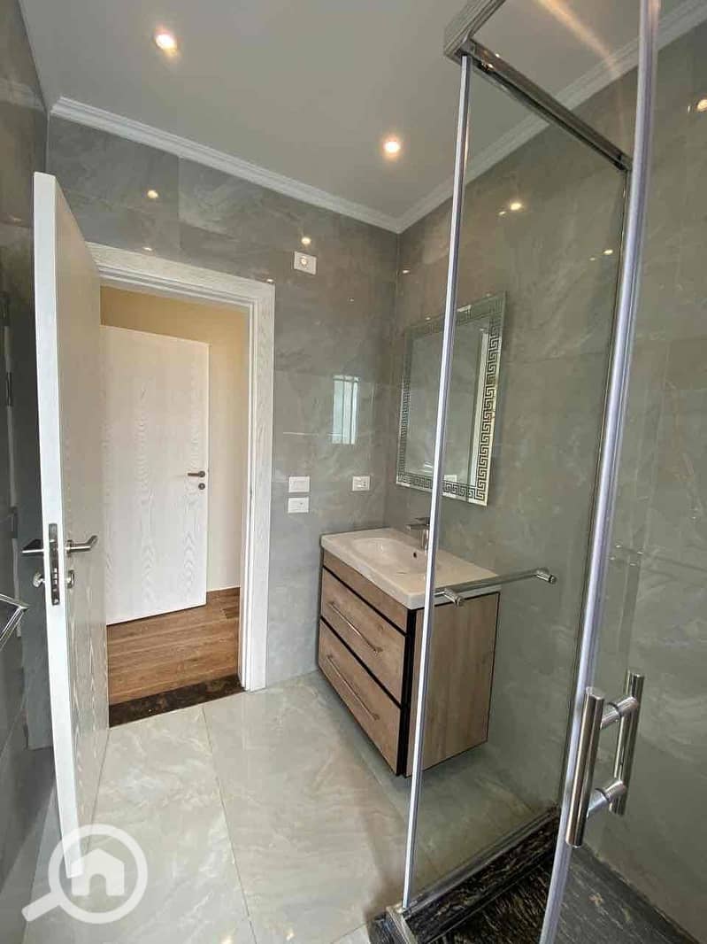 8 4f73dceb-156c-4210-9647-f864a1e6b192. jpg