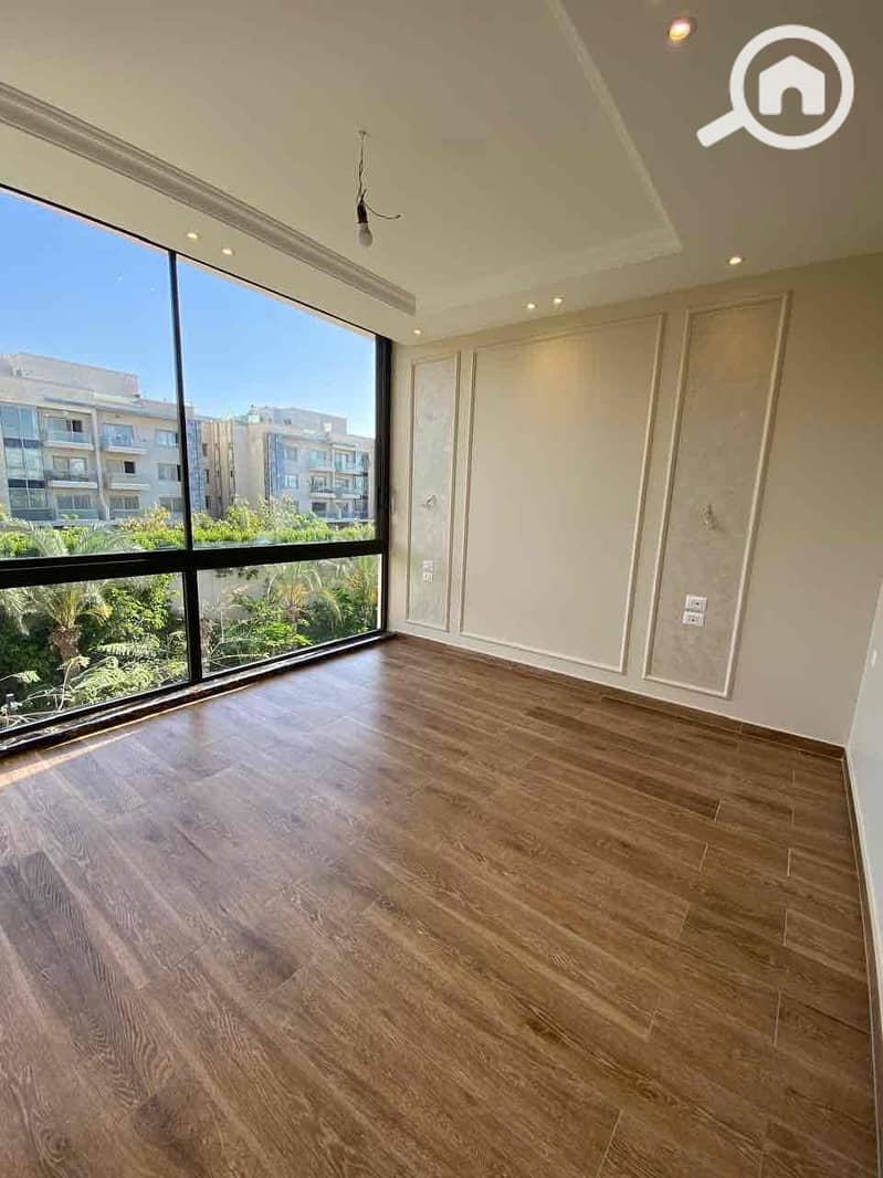 11 bcd5daf1-024a-4d89-bdcb-23f8685c7339. jpg