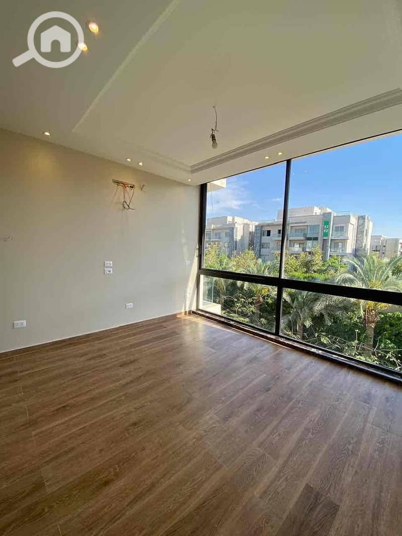 12 796fbaaa-c9c9-498b-a286-42bae4ed2c73. jpg