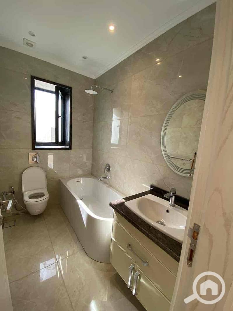 14 002893fd-42f3-467b-be0a-a1c6a0f09c85. jpg