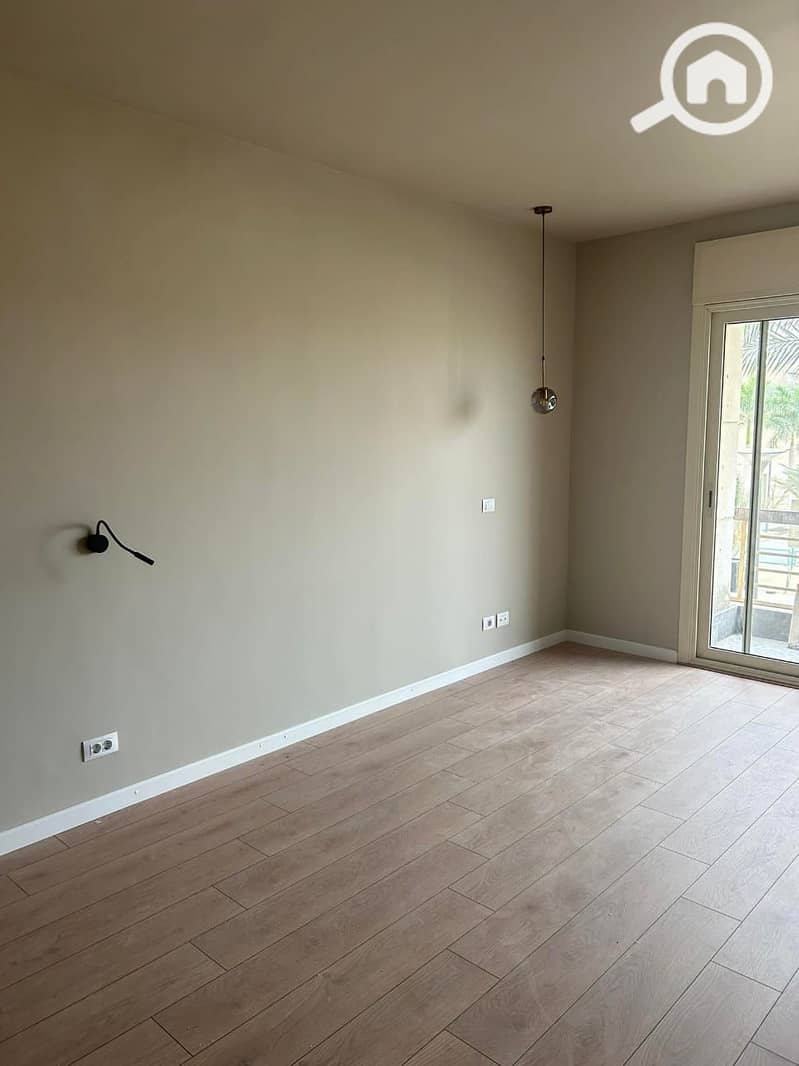 3 47dd00d7-5315-49b6-a843-749a24f93692. jpg