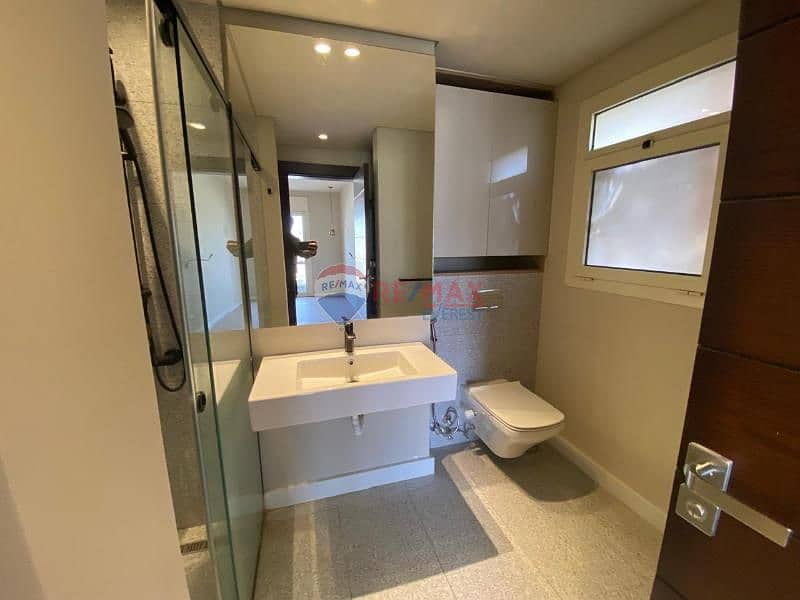 13 a128c6b9-aef6-418c-b163-58ff4014d786. jfif. jpg