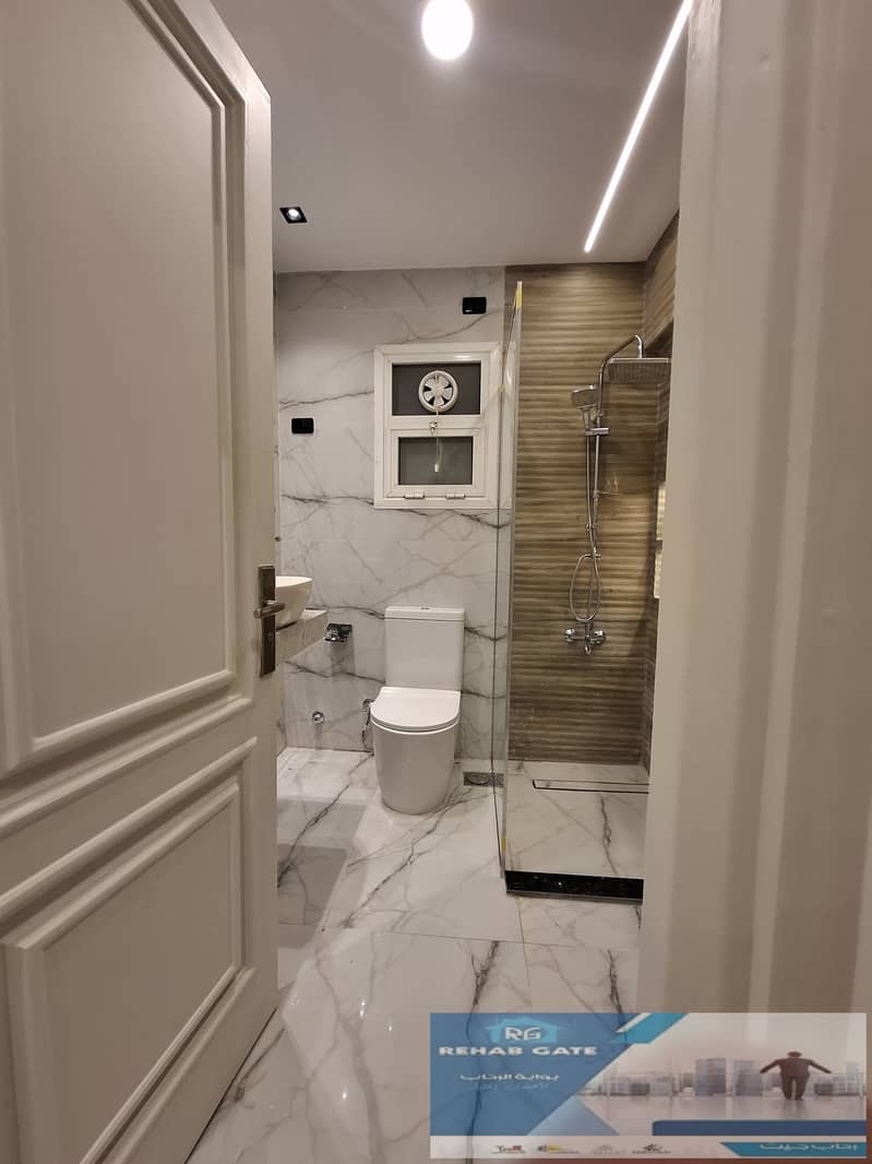 8 7c8f6057-bbed-4f30-9c62-bace12b53325. jpg