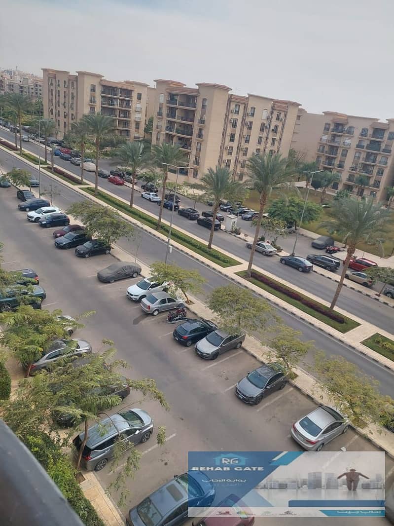 12 87cd3e40-5b0d-4422-8f87-70fdb89c75d6. jpg