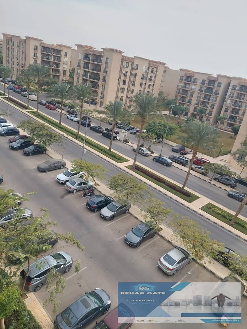 19 c8e8c8b2-5802-40e1-abf9-1c75f7cd3bd1. jpg