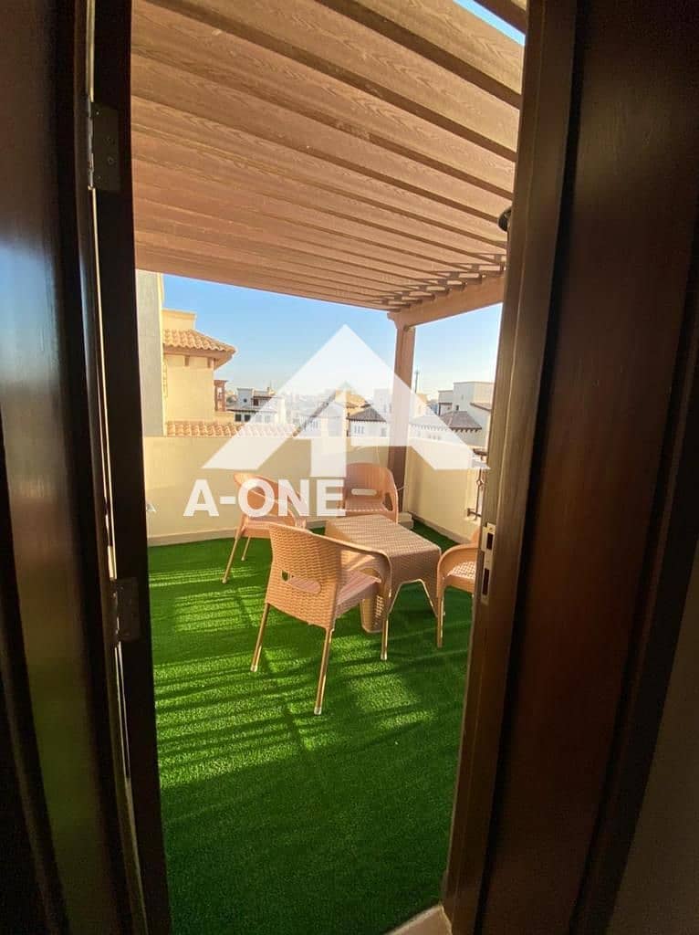 2 690d331e-d410-41fa-b9ee-95dae2489560. jpg