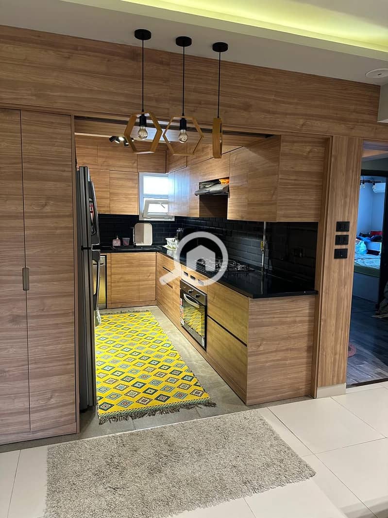 4 e0b83170-2674-43f7-b8ab-0bea599fdacf. jpeg