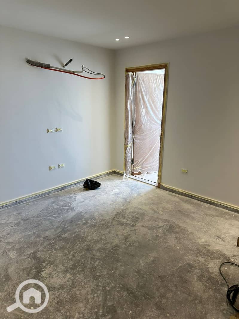 2 f91d7fbe-42da-47cb-b673-fa8f57f29592. jpg