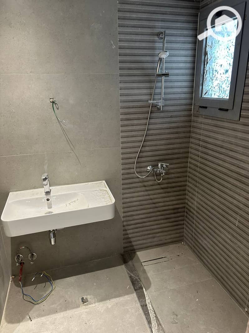 10 f64abf86-e9b7-4ddd-a92f-c1a8920cd349. jpg