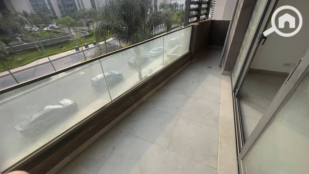 8 1fb68f9c-ae65-4524-a2ba-f64a6916f8b9. jpeg