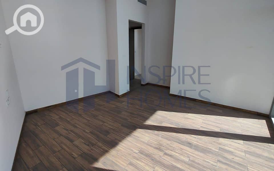 4 WhatsApp Image 2025-12-29 at 10.52. 45 (1). JPG