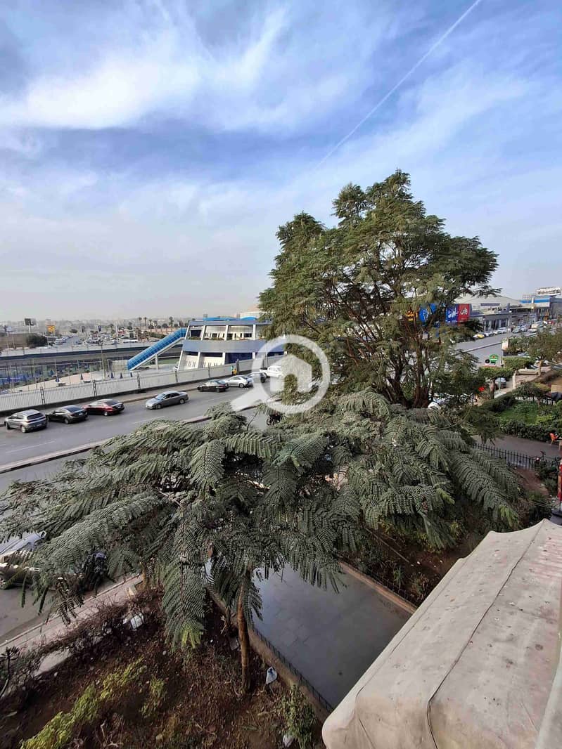 1000312421. jpg 1000312421. jpg