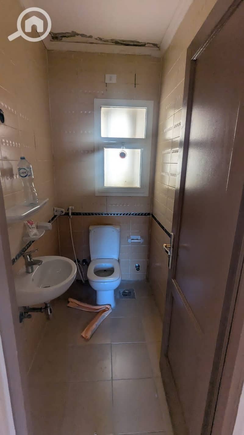 2 7e4a605f-9539-4a66-a039-dd3d1a8aca5f. jpg