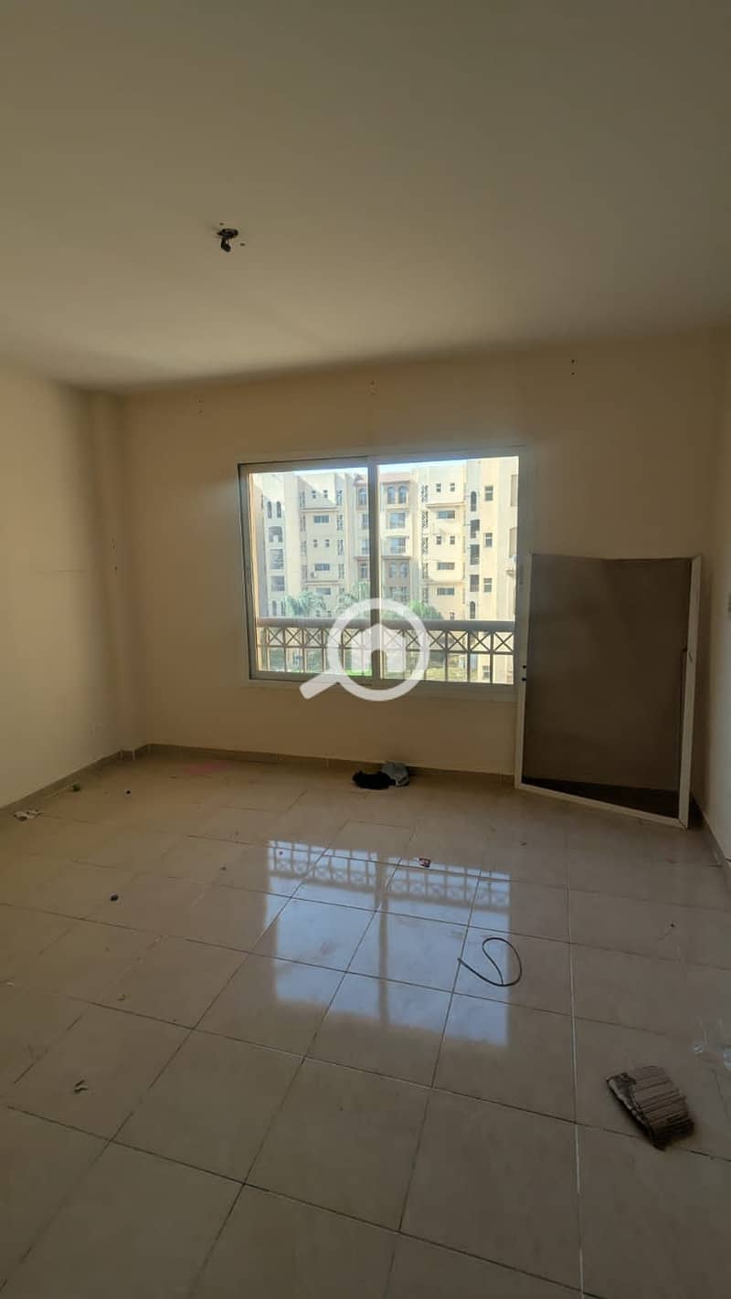 10 f7204111-9259-4c33-bc44-908fbceff416. jpg