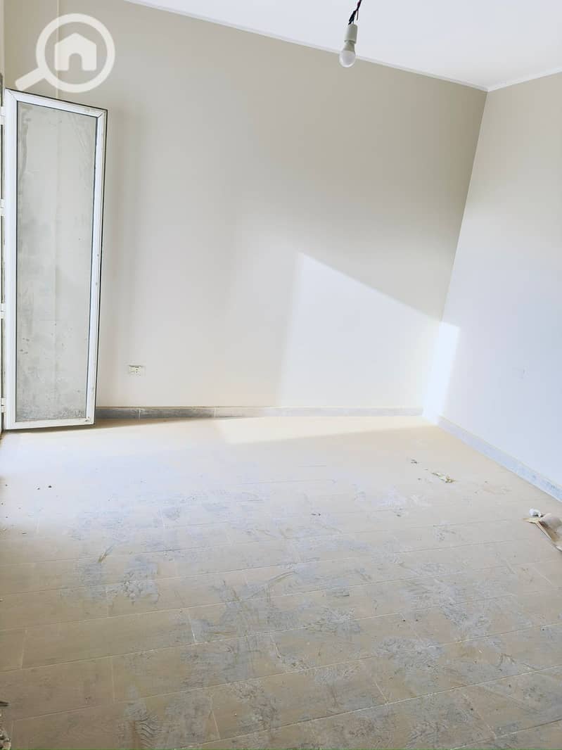 4 6e6b9aae-790e-48d1-8bb2-5e36e9dce5f7. jpg