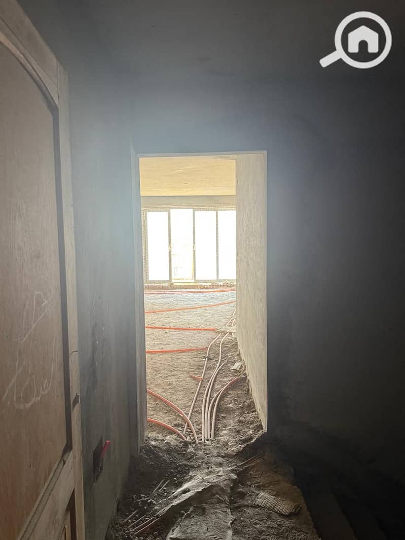 8 ceef66ba-4940-420a-8b2c-ce41091e52ac. jpg