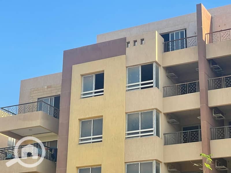 10 00209179-eeee-49c5-9de4-46c4ba4f7782. jpg