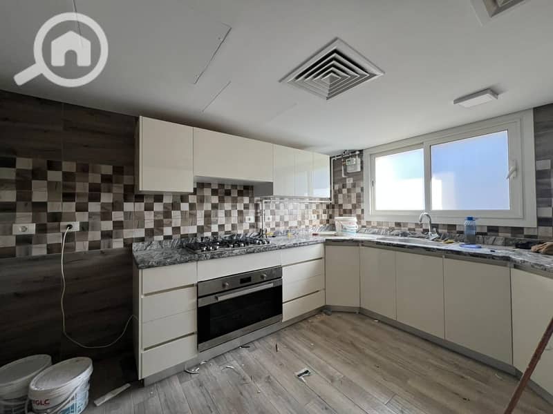 8 d33a69cd-80f2-4f86-a4e0-7d7abd24d19b. jpg