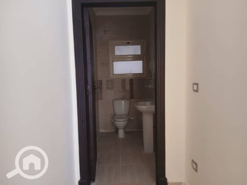 8 WhatsApp Image 2025-04-12 at 15.39. 32_db1bf21d. jpg