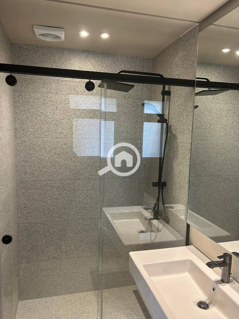 11 a898c6bf-d511-46d7-b76e-e8dc6350c70d. jpg