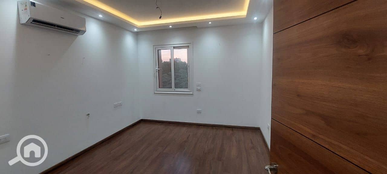 7 c81e83cb-2738-4538-b069-0fb7ae27e280. jpg