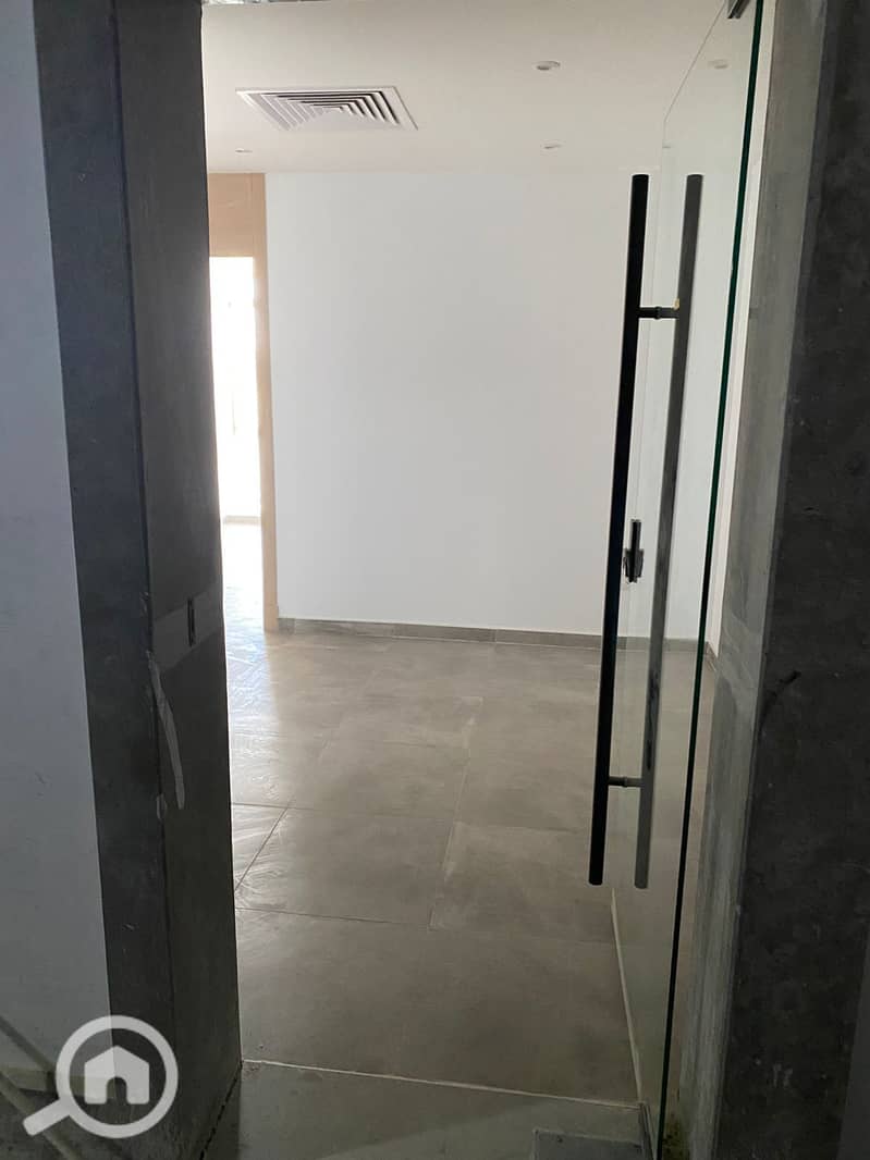 6 d7cae25b-d165-488e-adcc-4d53ed2432e4. jpg