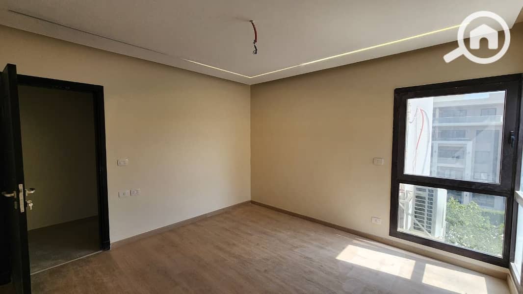 7 WhatsApp Image 2026-01-08 at 00.23. 35 (1). jpeg