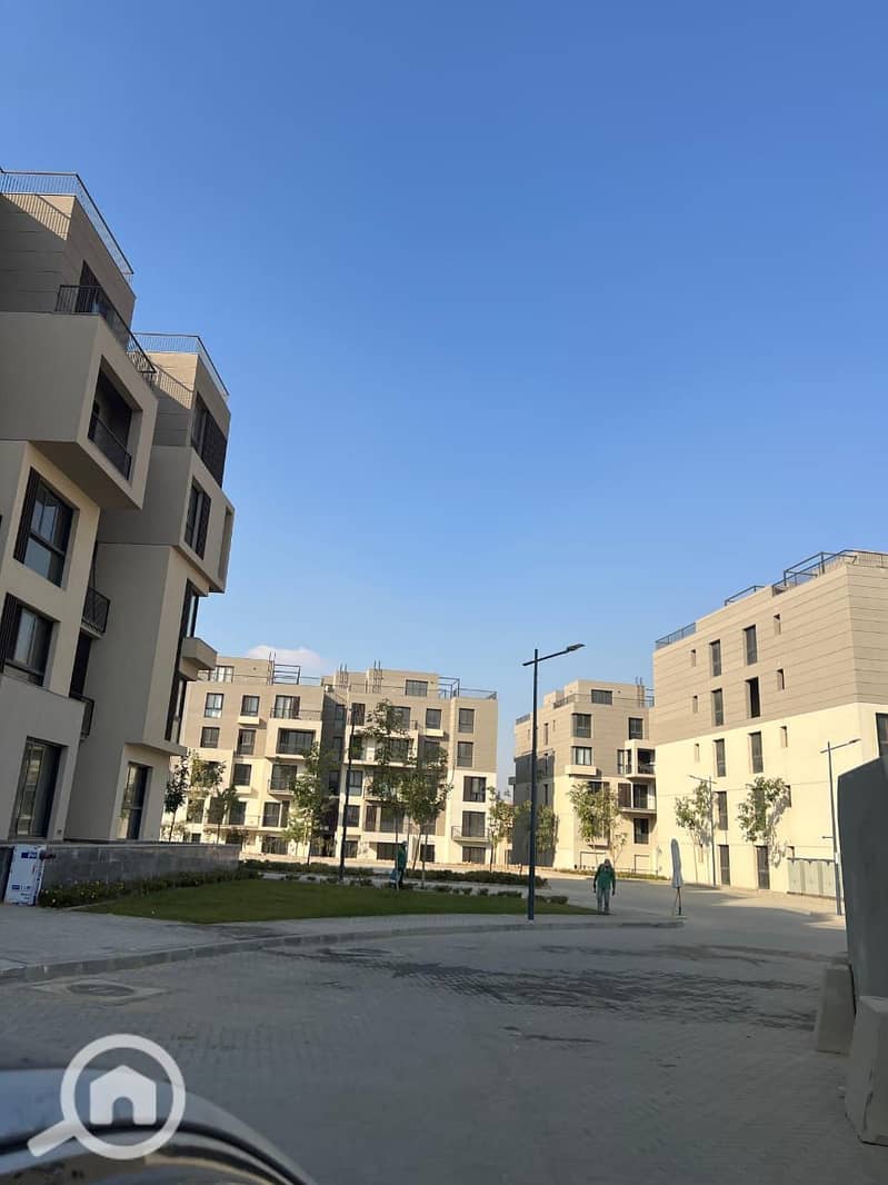 8 e7dec2ca-2a1e-4a74-9257-ada639d90f22. jpg