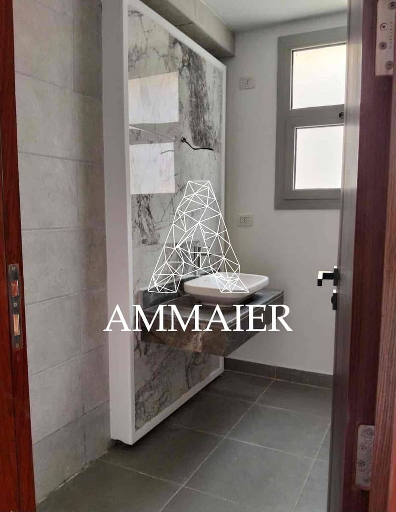 4 f82763af-bff5-40dd-bfc2-936fc554d34d. jpg