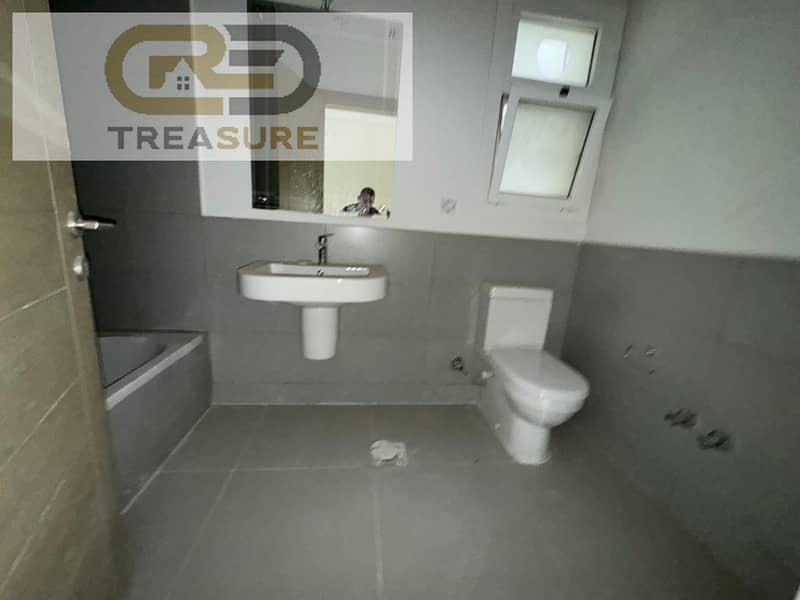 8 WhatsApp Image 2025-10-28 at 12.23. 43 PM (2). jpeg