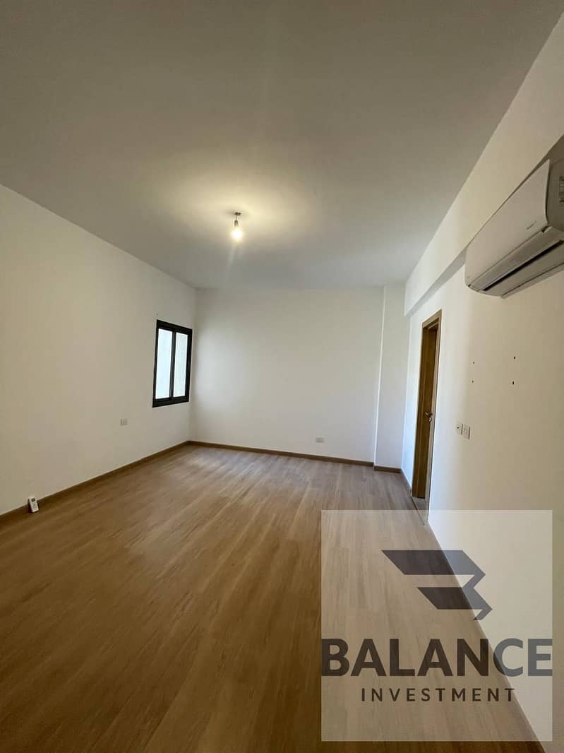 9 298ec3b8-4396-4e91-ad43-5692d47e9e62. jpg