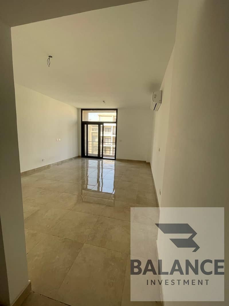 12 0d3e7163-fd4e-493c-9552-8afcc9c2d8c1. jpg