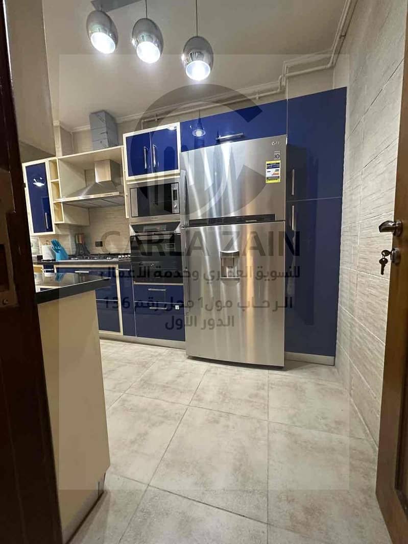 18 76e7b3a5-1426-4d6f-b917-08a5b15a23bb. jpg