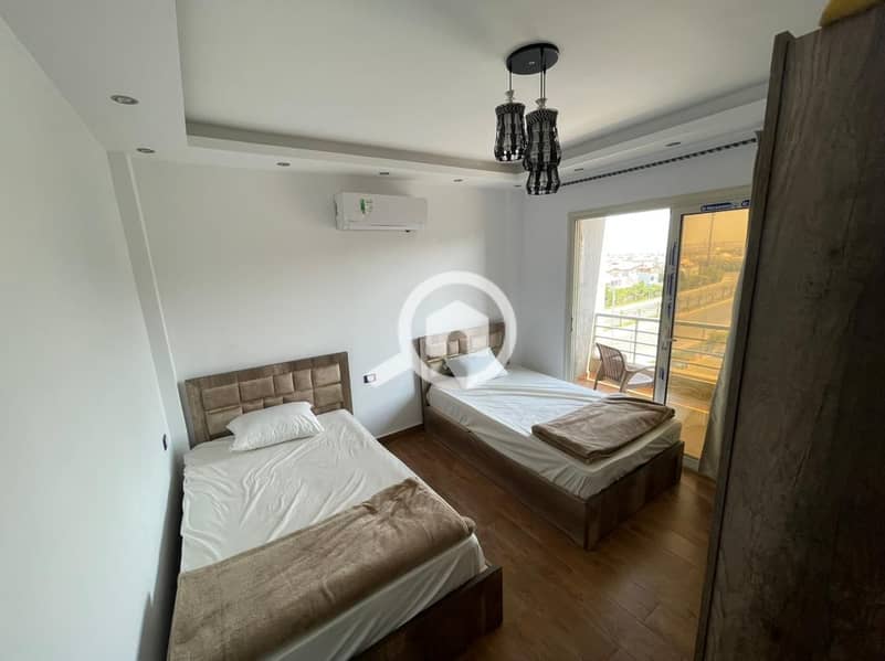 4 9d971fb9-8f3b-4949-a5c5-bad05eacf1e8. jpg