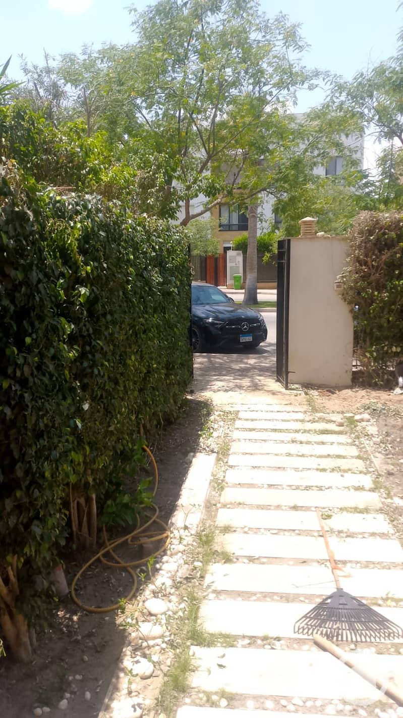 18 e650efe8-0898-477f-95e5-d274a2b84c50. jpg