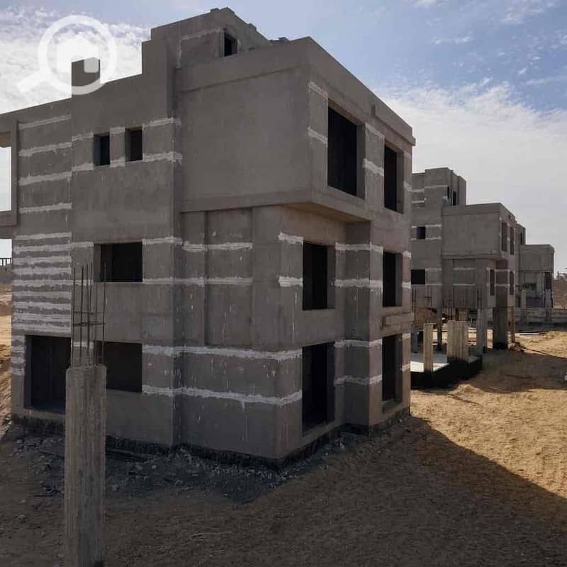 4 2d8b1c0f-6858-4dd9-8b3b-10d4ab28dcfc. jpg