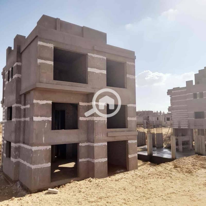 7 5f5ad27a-a6c4-4d47-9bdc-511c19fe9680. jpg