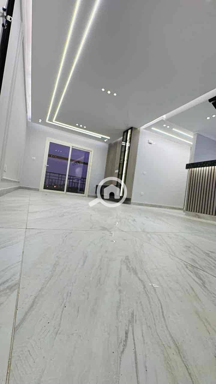 9 55576623-1a5a-45a1-a2be-0df366a6a967. jpg